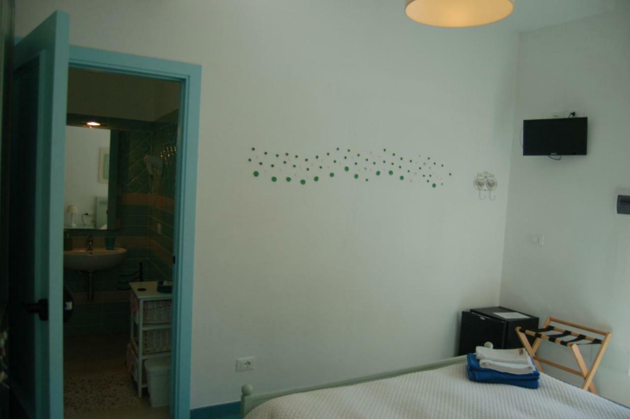Bed and Breakfast La Rosada Giglio Porto Esterno foto